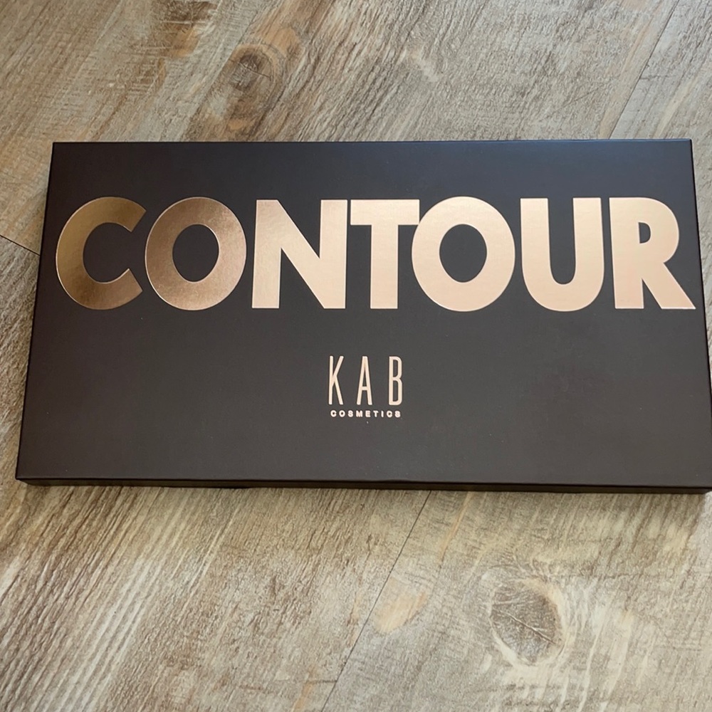 KAB COSMETICS
Contour Palette
